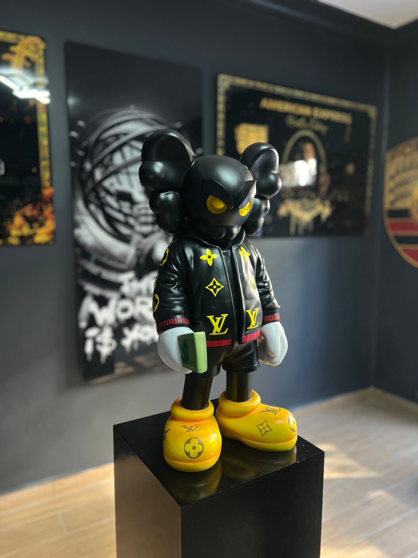 Money Kaws LV