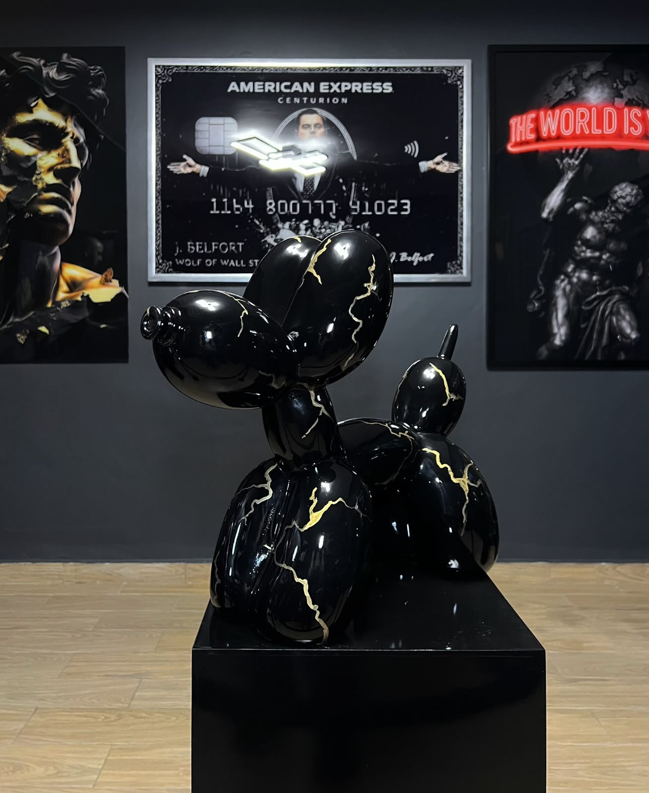 Black & Gold Baloon Dog